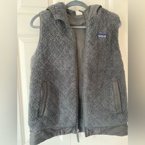 WOMENS REVERSABLE PATAGONIA VEST